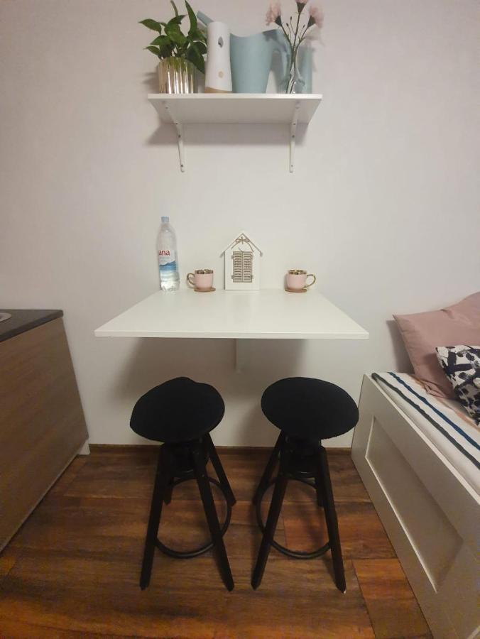 Studio Apartman Tamai Kutina Exterior foto